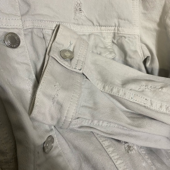 American Eagle Women’s Distressed Denim Jean Jacket Button Down White Size XL - Picture 5 of 8